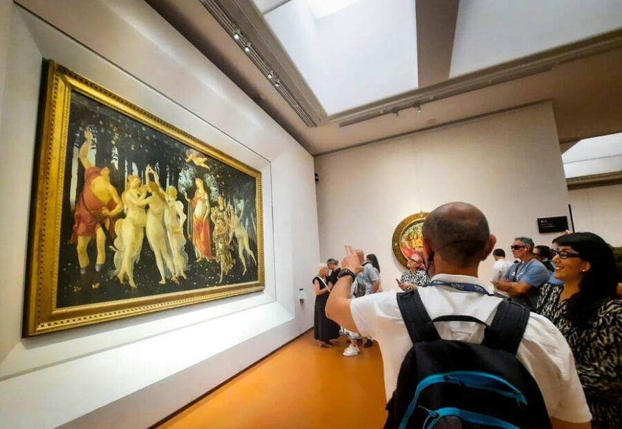 Florence in one Day: Walking Tour with Uffizi and Accademia - The street-walk part: getting oriented from Santa Maria Novella to Piazza della Signoria