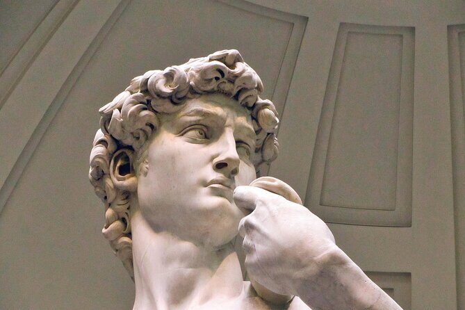 Florence: Skip-the-Line Uffizi & Accademia Tour - Small-group comfort: hearing the guide and staying together