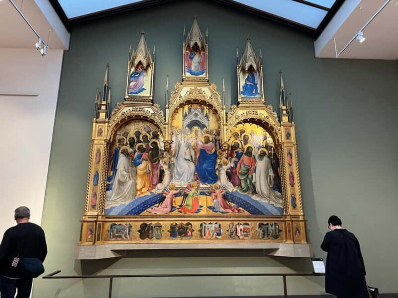 Florence: Uffizi Gallery Skip-the-line Ticket with escort - The building matters: Vasari’s Uffizi on the Arno