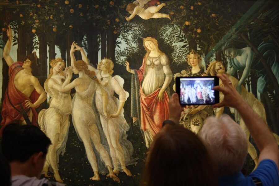 Florence: Uffizi Gallery Small-Group Guided Tour with Ticket - The building itself: ornate corridors, practical pacing
