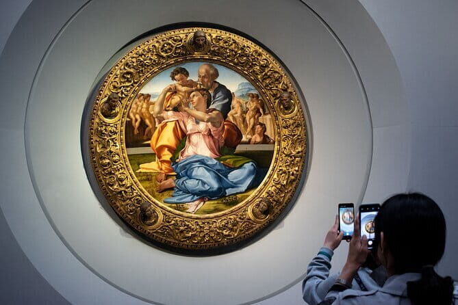 Uffizi Combined Ticket:UFFIZI, PITTI, BOBOLI & digital audioguide - Getting your tickets at the office near Ponte Vecchio